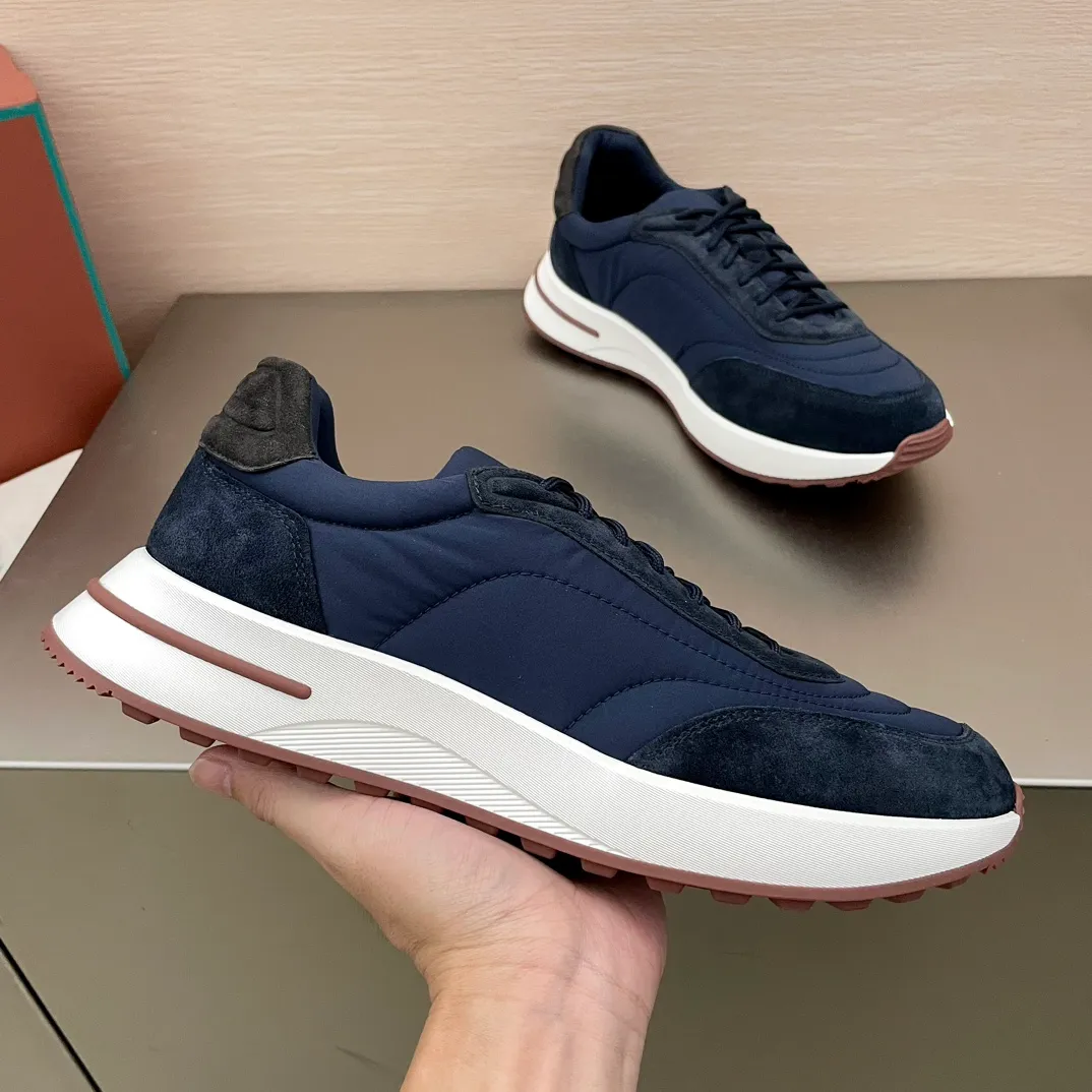 Factory price: 460💰Loro men's shoes💰iana WeekendWalk men's waterproof sports shoes! Waterproof canvas warm men's shoes, the lightest L men's shoes in history 💰jogging shoes, the upper is made of Wind microfiber with StormSystem® waterproof and windproof treatment and goatskin, which is waterproof and warm. There will be a little wrinkle on the upper, which is normal because the waterproof fabric is very soft and the exquisite carving is very challenging. Craftsmanship and lathe workmanship, the lining is made of cloth for a warmer and more comfortable fit, and the Kummel-colored rubber outsole is made of lightweight material: this structure ensures proper weight distribution during walking, improves shock absorption and rebound, enhances grip and stability, and the eyelets and upper back of the shoe are embellished with light and very comfortable shoes! Packed in the original box at the counter, multiple colors available! Size: 39-40-41-42-43-44 45 standard leather shoe size